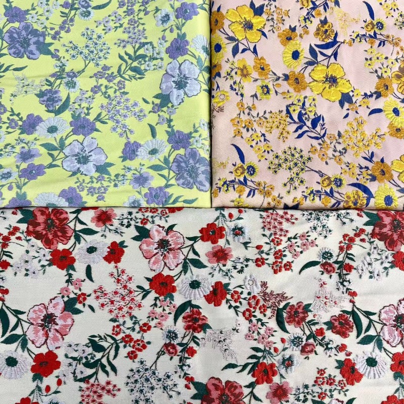 Tissu jacquard floral rouge de - Vintage Sewing Textile avis et prix