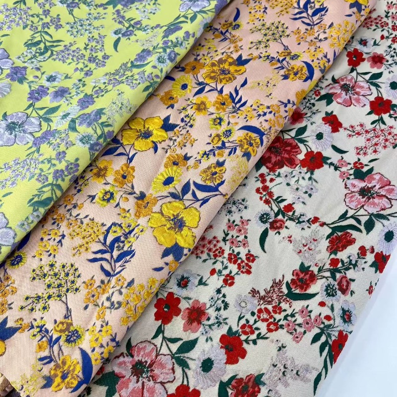 Tissu jacquard floral rouge de - Vintage Sewing Textile avis et prix