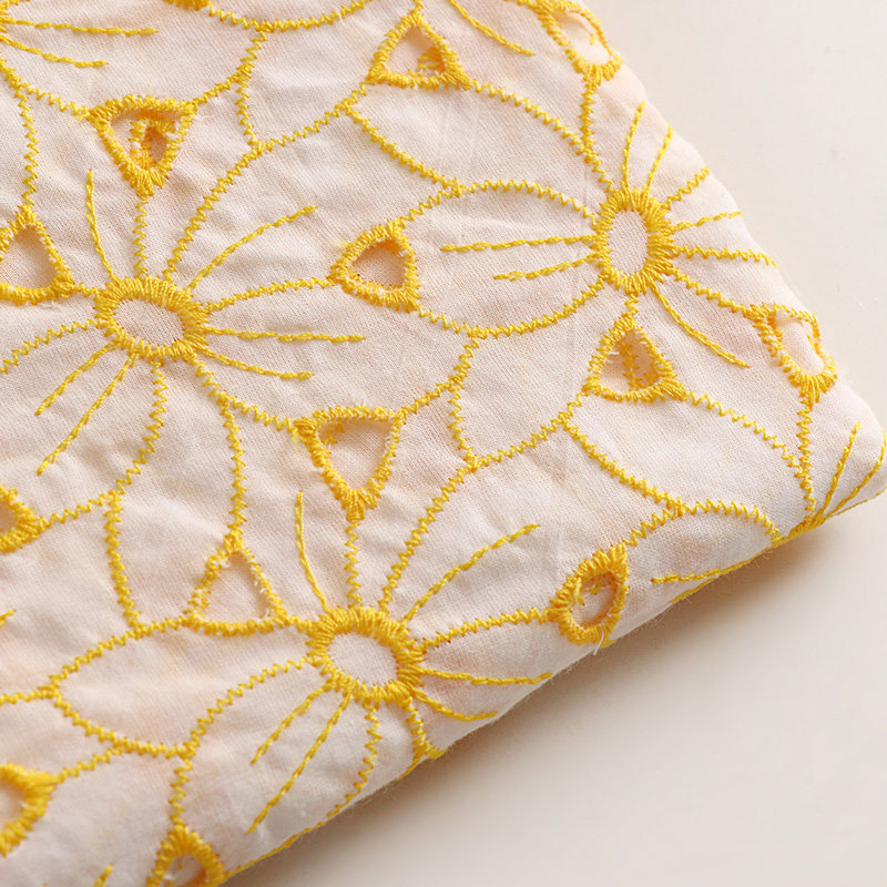 Tissu en dentelle brodée 100 % - Sewing Eyelet Fabric avis et prix