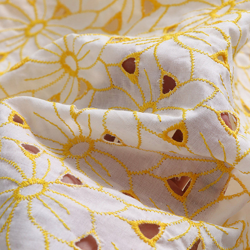 Tissu en dentelle brodée 100 % - Sewing Eyelet Fabric avis et prix